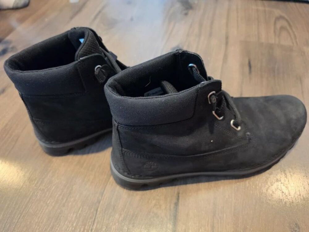 Timberland Black Chukka Boots